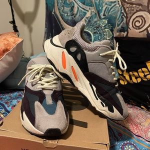 Yeezy Waverunner (Authentic)